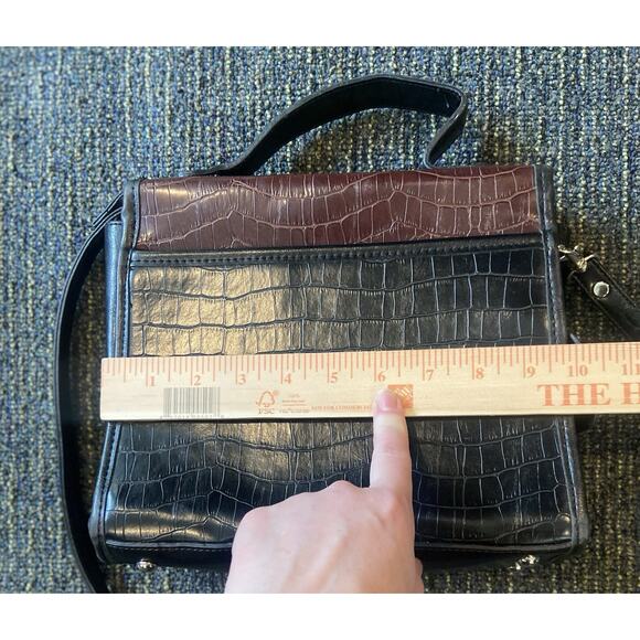 Vintage Y2K Brown Faux Crocodile Handbag western tote crossbody sling - Picture 9 of 10